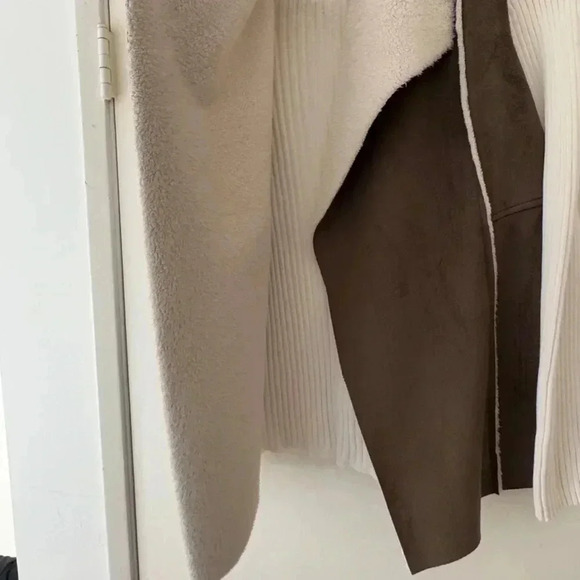 Vintage Faux Suede Shearling Vest - Size S - Picture 3 of 6